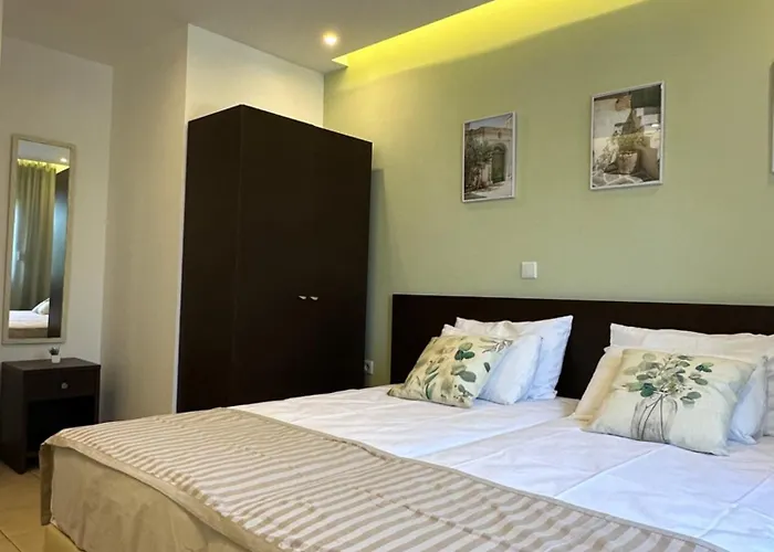 Shades Of Olive Apartmán
